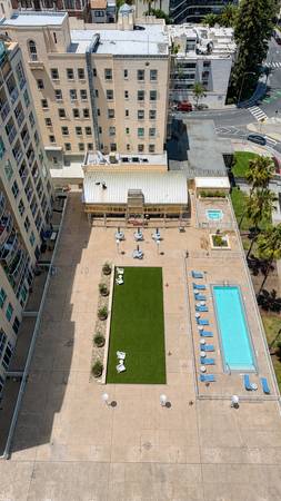 1BR/1BA Condo on Lakeside Drive · Oakland photo 4