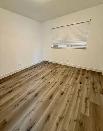 Apartments on Floribunda Ave · Burlingame photo 3