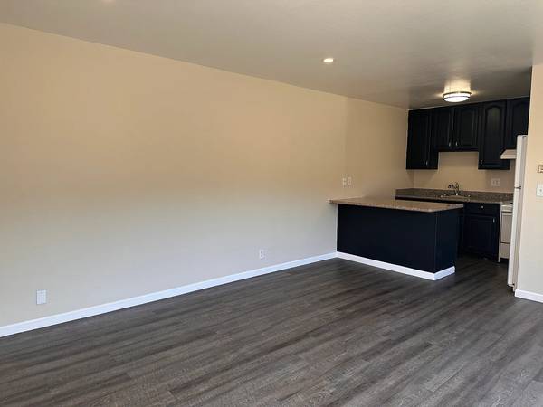 Apartments on Sneath Ln · San Bruno photo 2