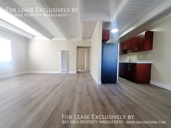 Charming Updated 2-Bedroom Home in Prime Location photo 3