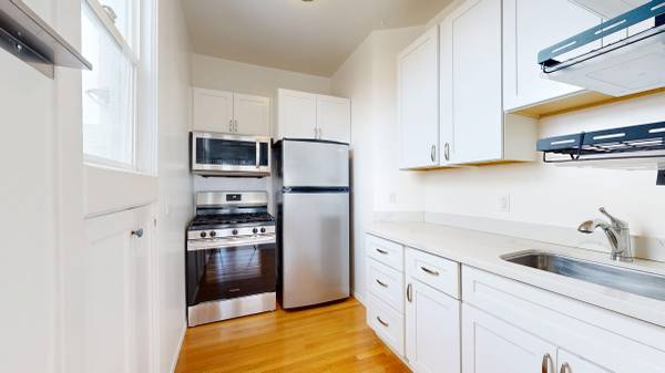 Charming Lower Nob Hill 1br/1ba! Laundry! Shared Yard! Progressive photo 2
