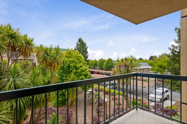 Apartments on Enterprise Drive Ofc · Rohnert Park photo 3
