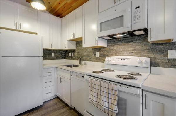 Condos on E Hilton Dr · Boulder Creek photo 4