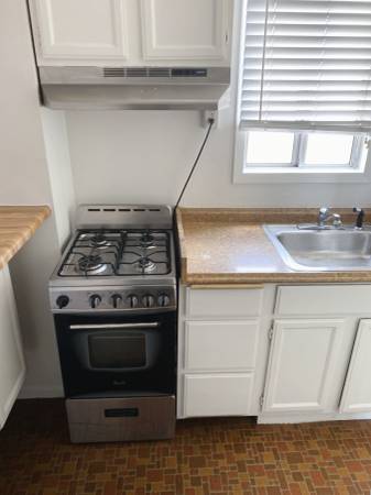 **two Weeks Free Special** Bright, Spacious Studio In Lower Nob Hill! Progressive! photo 4