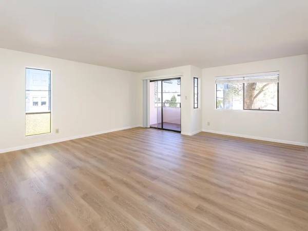 Condos on Baker Street · San Francisco photo 3