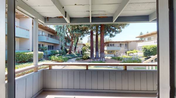 2BR/2BA Apartment on Granada Avenue · Santa Clara photo 3