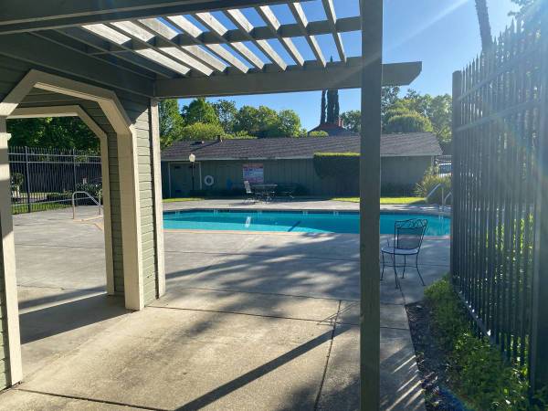 2BR/2BA Condo on West Agua Caliente Road · Boyes Hot Springs photo 3
