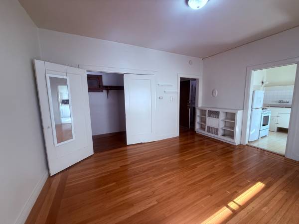 0BR/1BA Apartment on Haste St. · Berkeley photo 4
