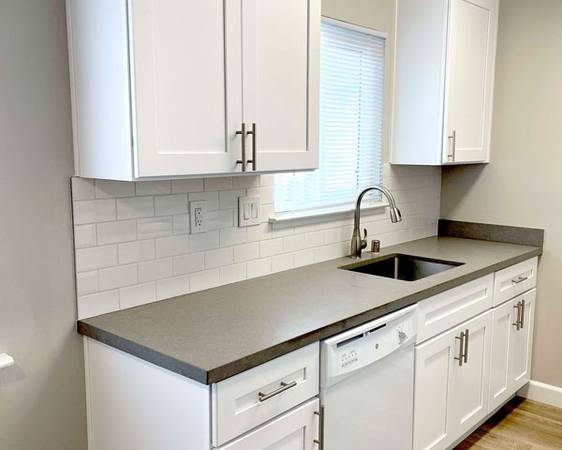 Apartments on La Grande Dr · Cupertino photo 3