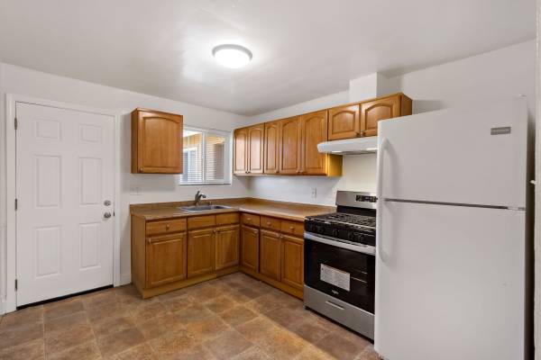 2BR/1BA Other on York St · Richmond photo 5
