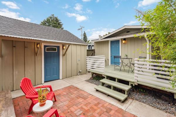 1BR/1BA Single Family House on Laurel St · Santa Cruz photo 3