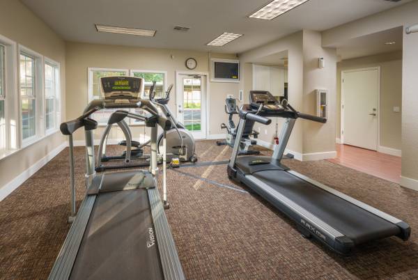 Apartments on Berry Court · Morgan Hill photo 2