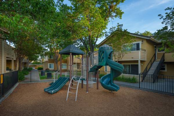 Apartments on Berry Court · Morgan Hill photo 4