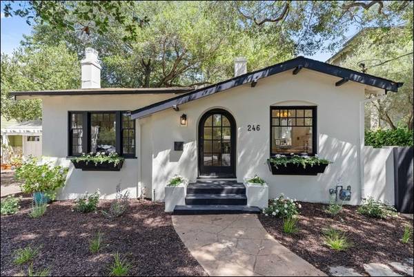 Spanish Style Estate Home in Prime Palo Alto Neighborhood photo 3