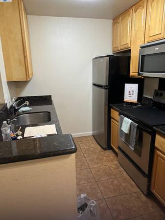 1BR/1BA Condo on Imperial Way · Daly City photo 3