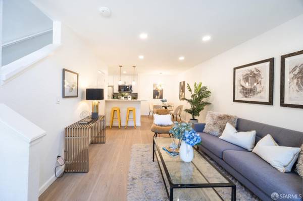 Townhouses on Half Moon Lane · Daly City photo 3