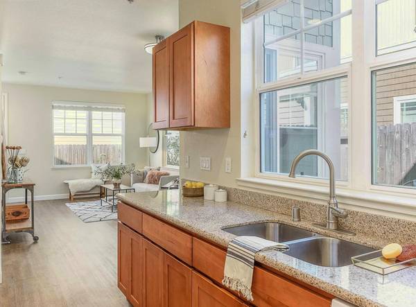 Hansen Place photo 5