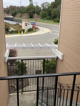 Others on Foothill Boulevard · Oakland photo 5