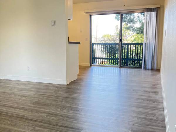 Apartments on Mountain View Ave · Santa Cruz photo 2