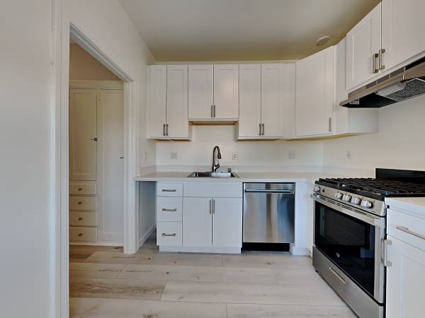 Alcatraz Ave Oakland Apartment