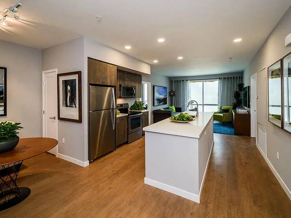 2BR/2BA Single Family House on E Weddell Dr · Sunnyvale photo 4