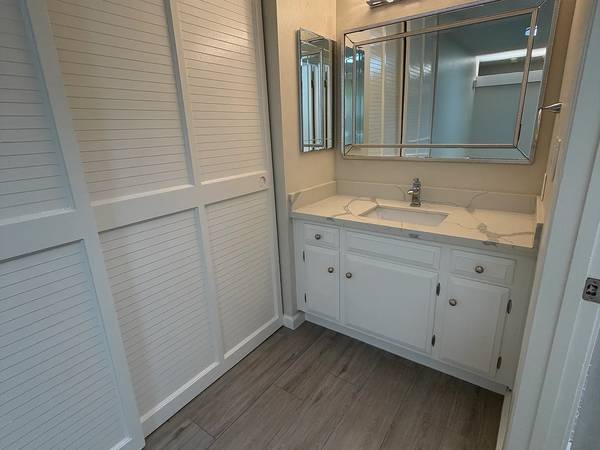 Apartments on S Rengstorff Ave · Mountain View photo 2