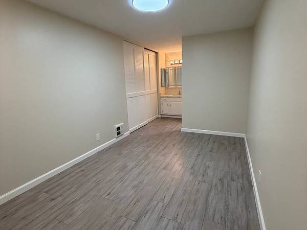 Apartments on S Rengstorff Ave · Mountain View photo 3