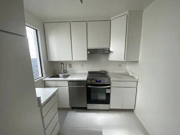 2560 Hyde St San Francisco, CA 94109 photo 5