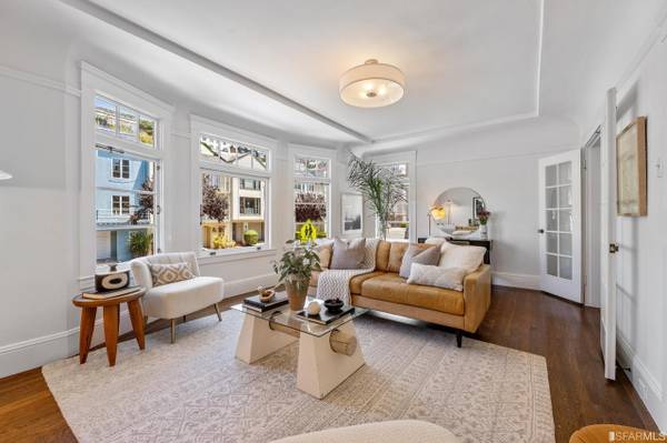 Quiet Sunny Russian Hill Apartment +/-1,310 sq ft. photo 2