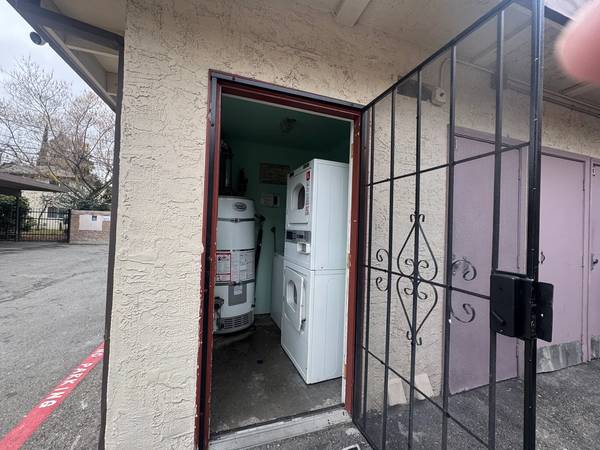 Apartments on Menker Ave · San Jose photo 4