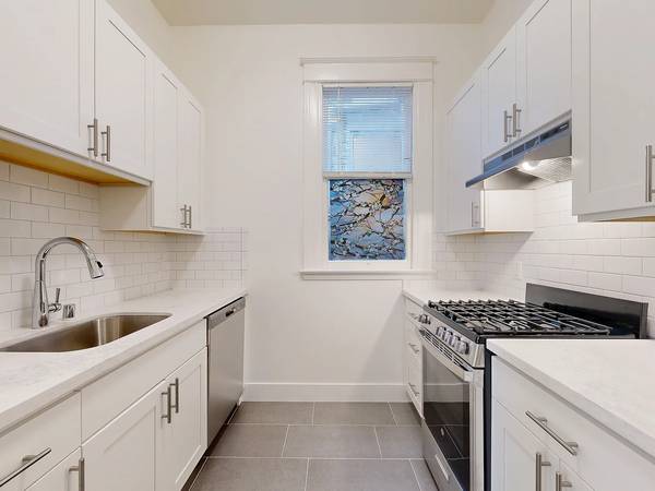 1560 Sacramento Street (1300r) photo 2