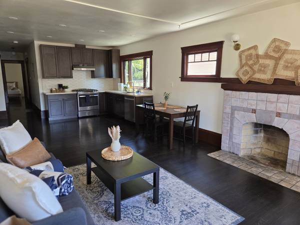 2BR/1BA Apartment on Regent St · Berkeley photo 2