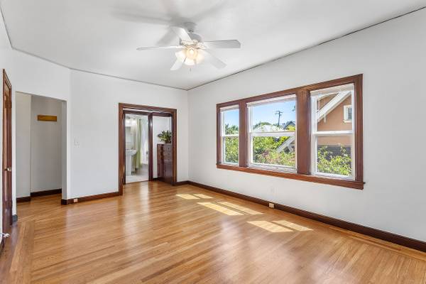Spacious and Stylish Living at 121 Fairview Avenue photo 2