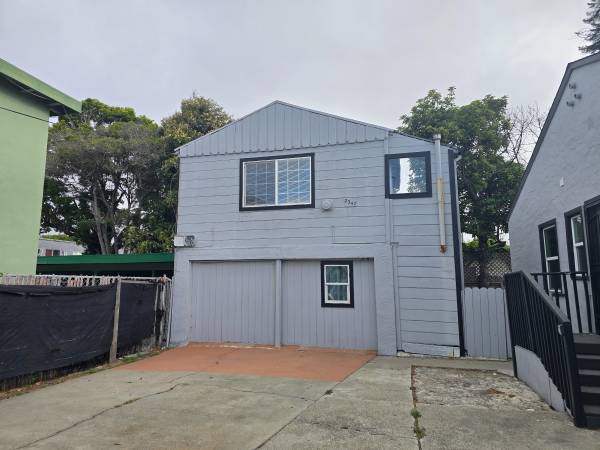 Apartments on Roosevelt Avenue · Richmond