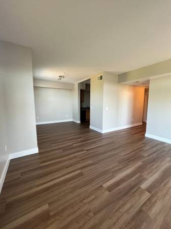 Beautiful Two Story Home In The Great Neighborhood Of Coffey Park photo 5