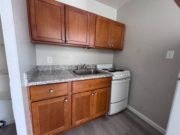 MacArthur Apartments photo 3