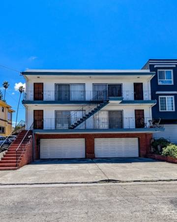 Beautiful Remodeled Adams Point Condo photo 2