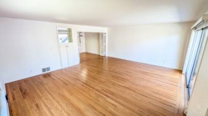 Beautiful Remodeled Adams Point Condo photo 3