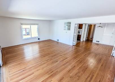 Beautiful Remodeled Adams Point Condo photo 4
