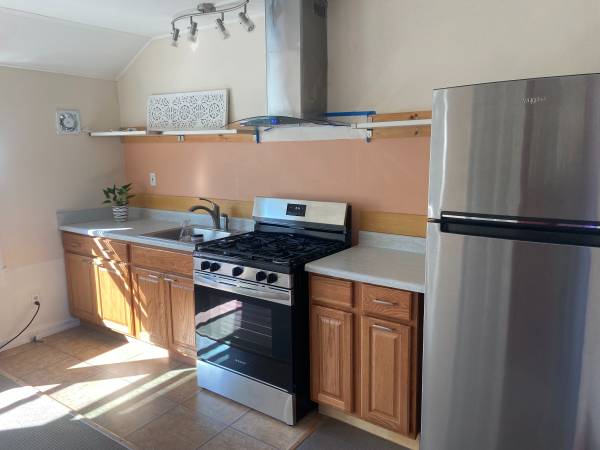 Apartments on Morelos Avenue · Forest Knolls