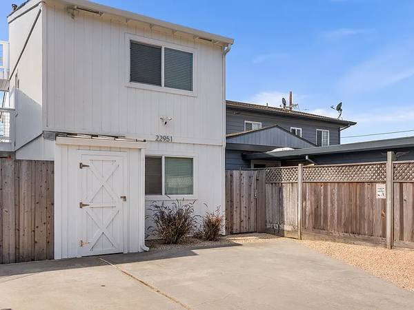 1BR/1BA Single Family House on E Cliff Dr · Santa Cruz