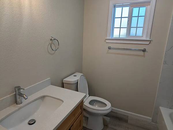 Flats on South Sunset Avenue · San Jose photo 5