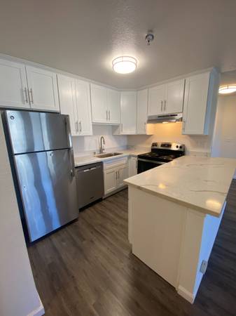 Deer Park Apartments photo 2