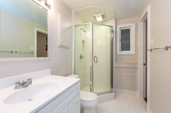 1BR/1BA In Law Adu on Lyon Street · San Francisco photo 2
