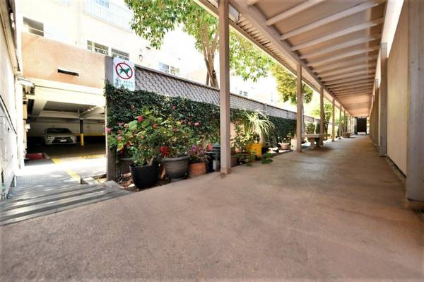 1BR/1BA Apartment on Summit St · Oakland photo 2