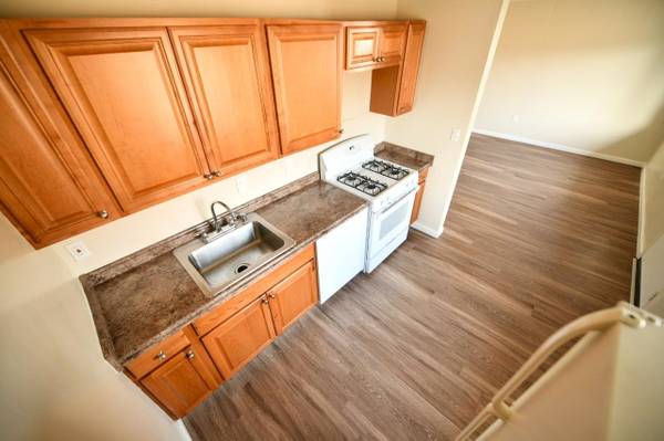 Apartments on Harrison Street · Oakland photo 5