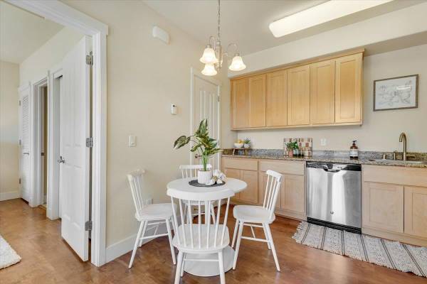 1BR/1BA Condo on Laurel · Santa Cruz photo 5