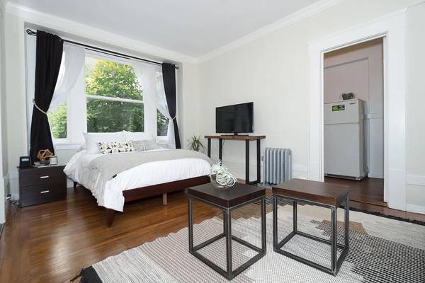 Pierre Crest Apartments photo 2