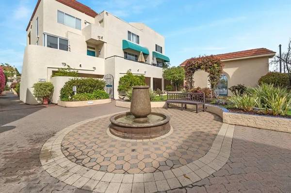 Condos on California Avenue · Palo Alto photo 3