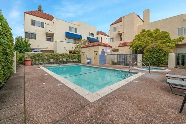Condos on California Avenue · Palo Alto photo 4